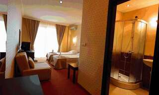 Отель Saint George Palace Hotel Свети-Влас Двухместный номер с 1 кроватью или 2 отдельными кроватями и балконом (для 3 взрослых)-10